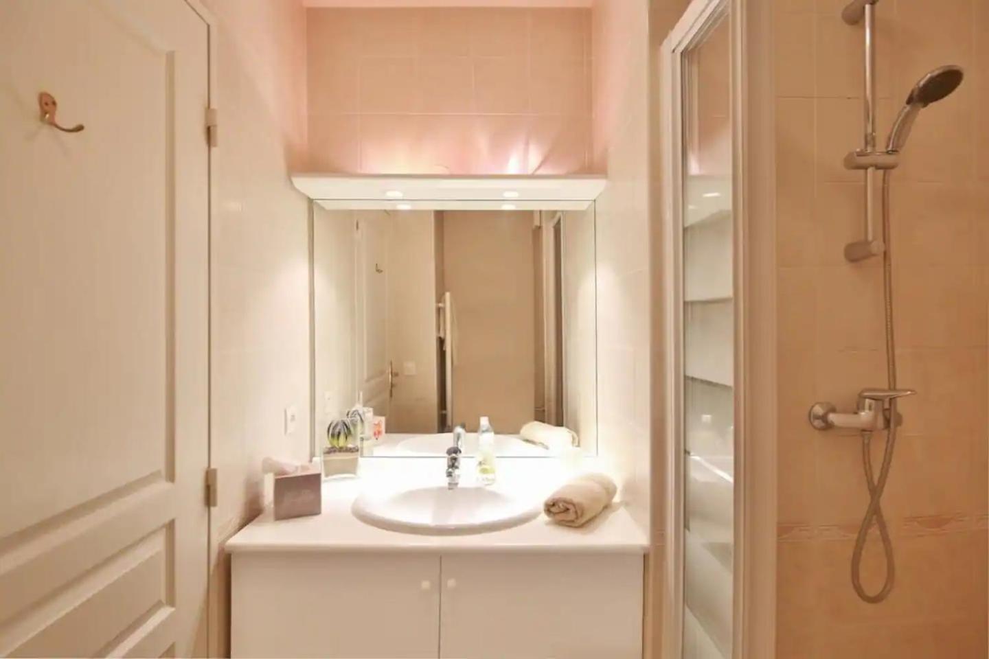 Charming Two-Bedroom Apartment With Balcony And Garage By The Marina Antibes Esterno foto